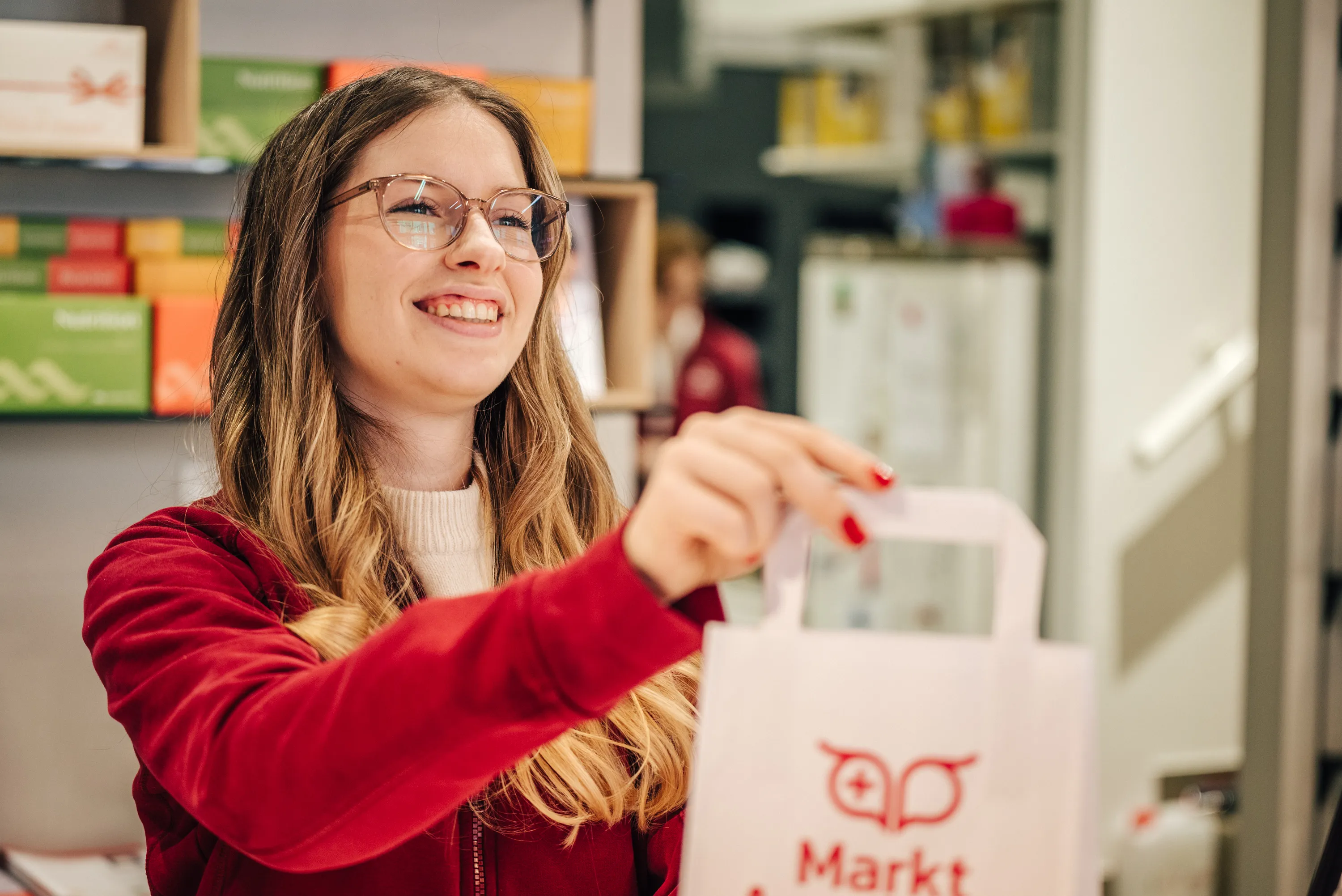 Langjährige Stammkundin der Markt Apotheke Landau